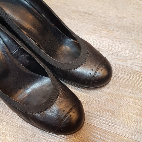 FREE or $15 Shoes heels leather - Picture 2 of 5